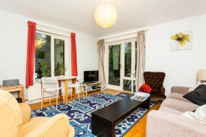 Charming Peaceful 2 Bedroom with Parking and Garden